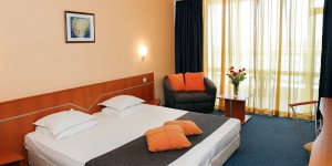 Hotel_Alba_double_room_head_1